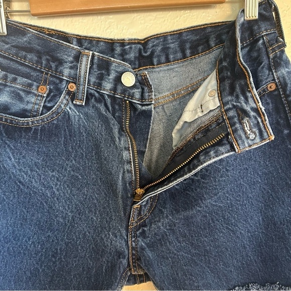 Levi’s Cutoff Denim Shorts Size 30 Raw Hem Dark Wash - Picture 2 of 6